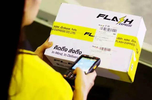 Flash Express創立于2017年，對標順豐提供“隔日達”快遞服務，是泰國第一家全年365天都提供免費上門取件服務的快遞公司。其客群主要為B2C電商商戶和C2C大眾消費者，公司規模已達2-3萬人，總部位于泰國曼谷，研發中心分設在北京。